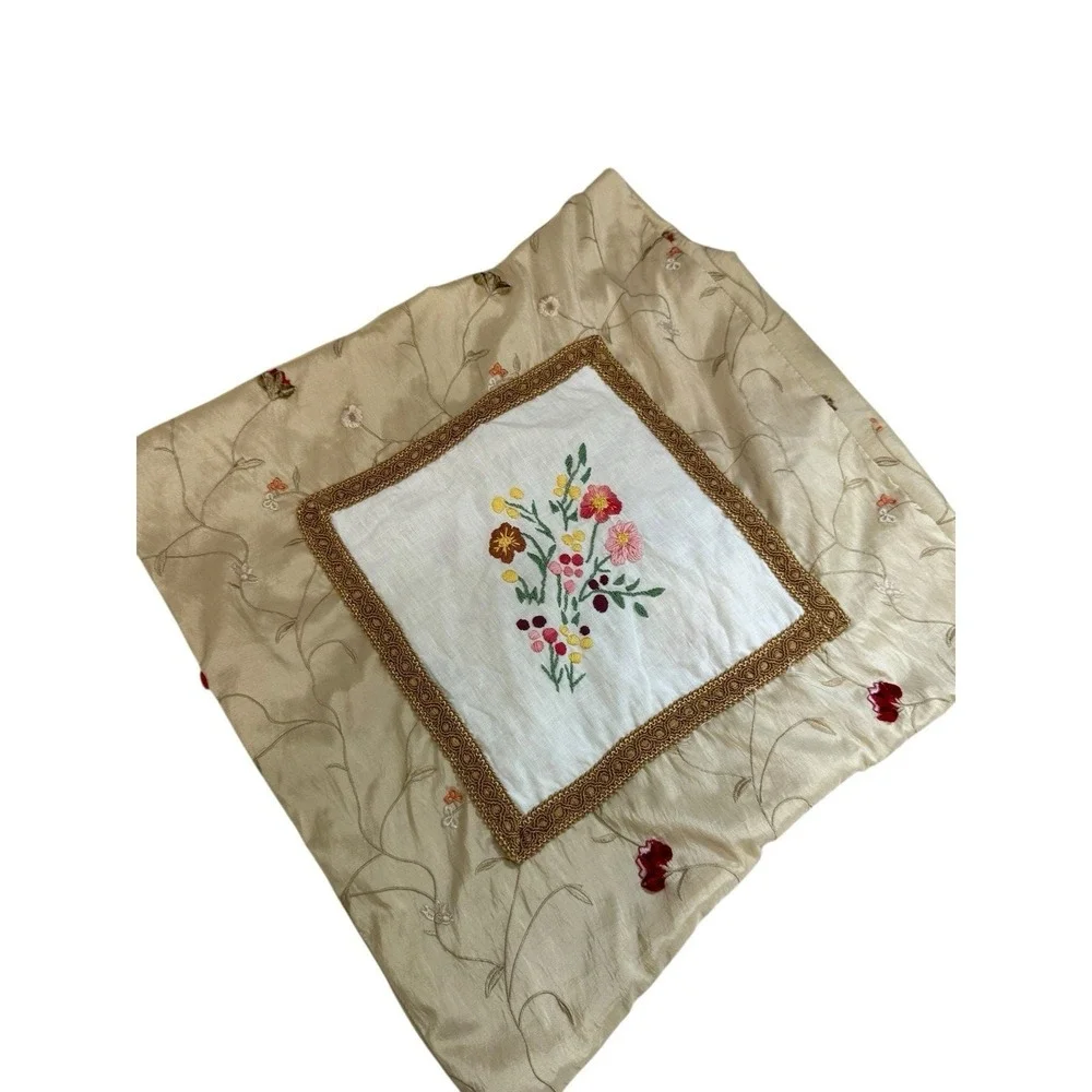 Vintage‎ Embroidered Floral Pillow Covers Pair Taffeta Shabby Cottagecore Garden